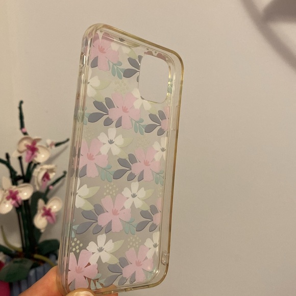 iphone 11 flower case - Picture 2 of 3